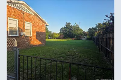 712 E Country Club Drive NW, Fayetteville, NC 28301 - Photo 3