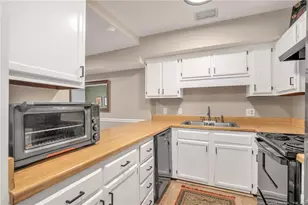 2623 Edmonton Rd, Fayetteville, NC 28304 - Photo 13
