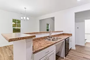633 Sanders St, Hope Mills, NC 28348 - Photo 11