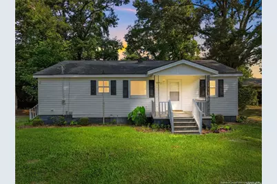 604 Calhoun Street, Clinton, NC 28328 - Photo 1