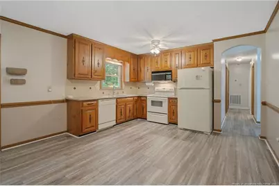 310 Broomfield Court, Fayetteville, NC 28311 - Photo 9