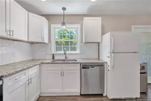 3614 Lakeshore Dr, Hope Mills, NC 28348 - Photo 9