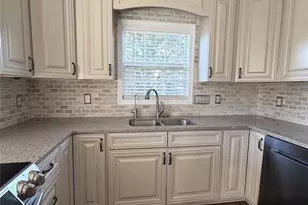 1918 Sunshine Ct, Hope Mills, NC 28348 - Photo 13