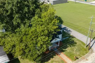 219 W Brocklyn St, Benson, NC 27504 - Photo 29