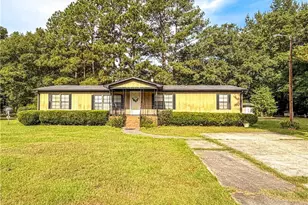 427 Lark Ave, Lumberton, NC 28358 - Photo 1