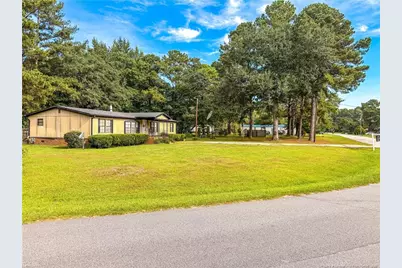 427 Lark Avenue, Lumberton, NC 28358 - Photo 3