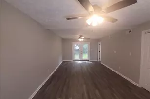2406 W Brinkley Dr, Spring Lake, NC 28390 - Photo 17