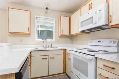 1018 Wood Creek Drive #6, Fayetteville, NC 28306 - Photo 17