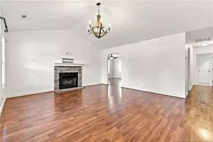 518 Hammond Farms Rd, Hope Mills, NC 28348 - Photo 3