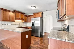 518 Hammond Farms Rd, Hope Mills, NC 28348 - Photo 17