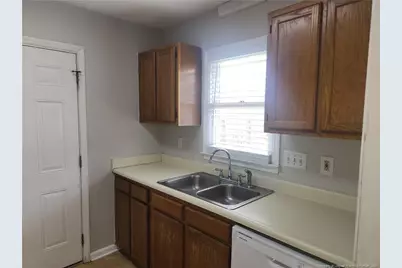 5598 Quietwood Place, Fayetteville, NC 28304 - Photo 9