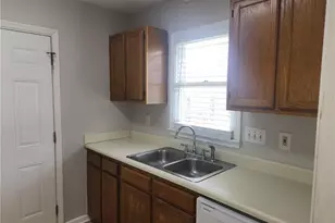 5598 Quietwood Pl, Fayetteville, NC 28304 - Photo 9