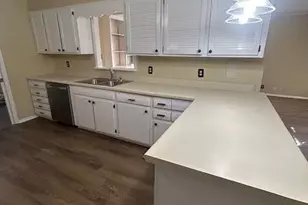 203 W 30th St, Lumberton, NC 28358 - Photo 5