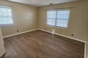 203 W 30th St, Lumberton, NC 28358 - Photo 9