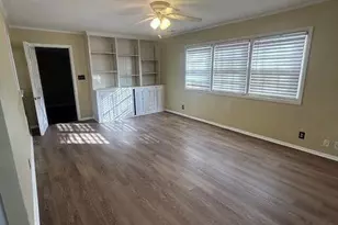 203 W 30th St, Lumberton, NC 28358 - Photo 3
