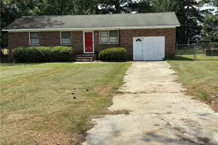 501 Rosewood Dr, Fairmont, NC 28340 - Photo 1