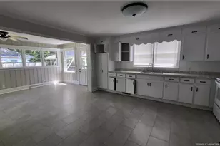 311 E 16th St, Lumberton, NC 28358 - Photo 3
