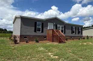 888 Roberta Rd, Fairmont, NC 28340 - Photo 1