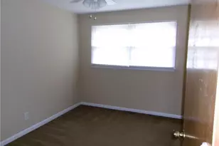 301 W Vinson Ave, Autryville, NC 28318 - Photo 9