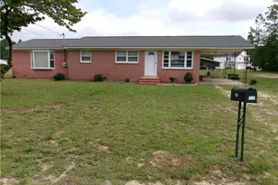 301 W Vinson Ave, Autryville, NC 28318 - Photo 1