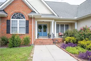 165 Pinecroft Dr, Dunn, NC 28334 - Photo 3