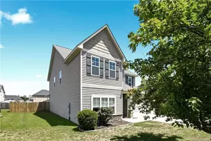 4514 Cambray Downs Ct, Hope Mills, NC 28371 - Photo 3