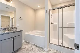 4050 Racking Horse Rd, Hope Mills, NC 28348 - Photo 17