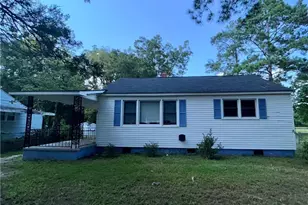 505 E 6th Ave, Raeford, NC 28376 - Photo 1