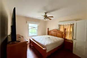 209 S Patterson St, Maxton, NC 28364 - Photo 3