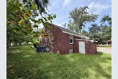 209 S Patterson Street, Maxton, NC 28364 - Photo 11