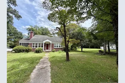 209 S Patterson Street, Maxton, NC 28364 - Photo 1