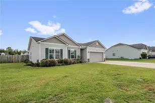 720 Broad Dr, Raeford, NC 28376 - Photo 3