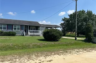 178 Sunshine Ln, Clinton, NC 28328 - Photo 5