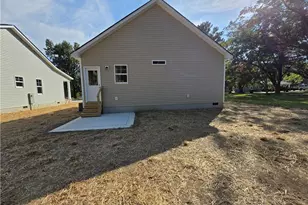 200 Jenkins St, Dunn, NC 28334 - Photo 3