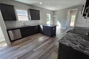 198 Jenkins St, Dunn, NC 28334 - Photo 11