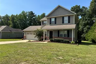 1129 Fairhaven Trail, Hope Mills, NC 28348 - Photo 3