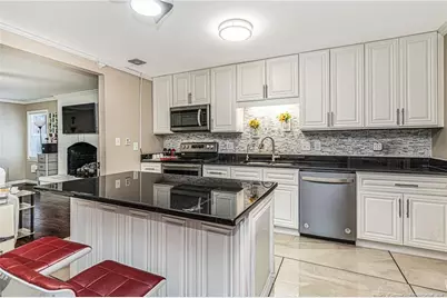 1060 Strickland Bridge Road, Fayetteville, NC 28304 - Photo 9