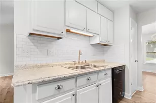 900 Hollydale Ln, Fayetteville, NC 28314 - Photo 11