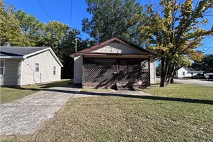 1000 N King Ave, Dunn, NC 28334 - Photo 1
