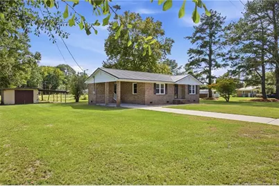 109 E Walnut Street, Bladenboro, NC 28320 - Photo 3