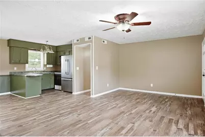 109 E Walnut Street, Bladenboro, NC 28320 - Photo 7