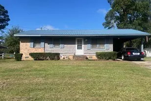 108 Gulf Dr, Dunn, NC 28334 - Photo 1