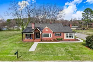 305 E 1st St, Princeton, NC 27569 - Photo 1