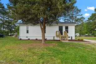 623 Lincoln Dr, Kenly, NC 27542 - Photo 1