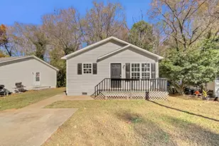 216 E Hinton St, Clayton, NC 27520 - Photo 1