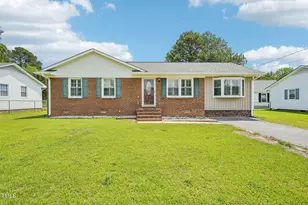 102 Pine St, Dunn, NC 28334 - Photo 1