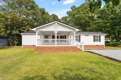 205 Austin Street, Four Oaks, NC 27524 - Photo 1