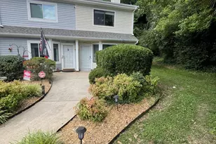 5851 Shady Grove Cir, Raleigh, NC 27609 - Photo 1