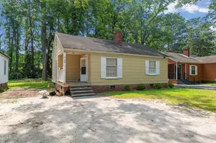 720 Spruce St, Laurinburg, NC 28352 - Photo 1