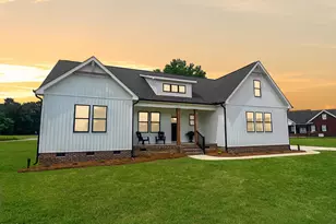 101 Sand Trap Ln, Clinton, NC 28328 - Photo 1